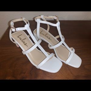 Lulu’s brand new women’s size 5 wedding heels